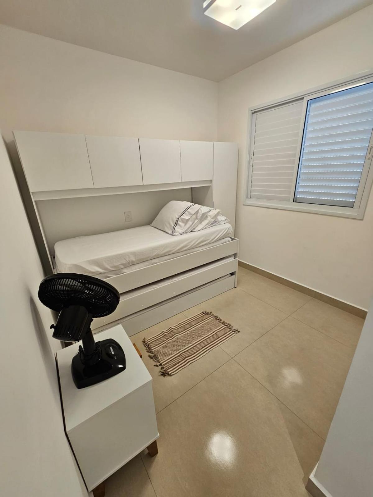 Apartamento Apto Enseada Com Terraco Gourmet A 5 Minutos Da